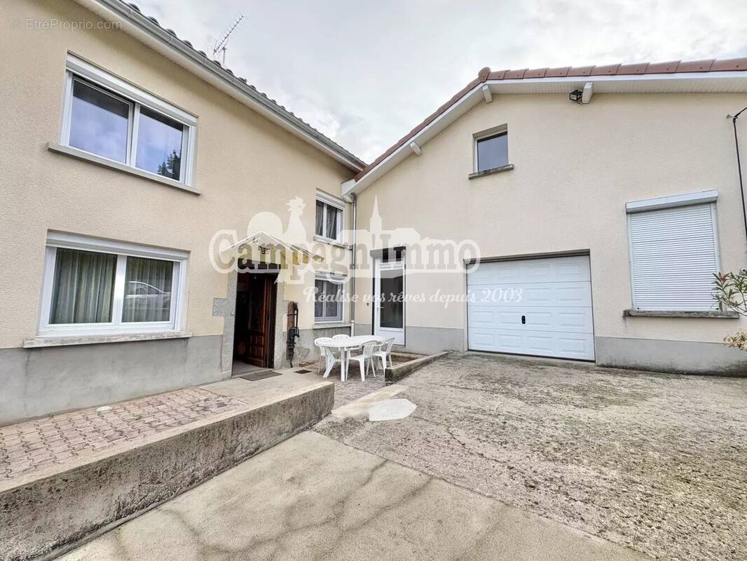 Maison à PANISSIERES