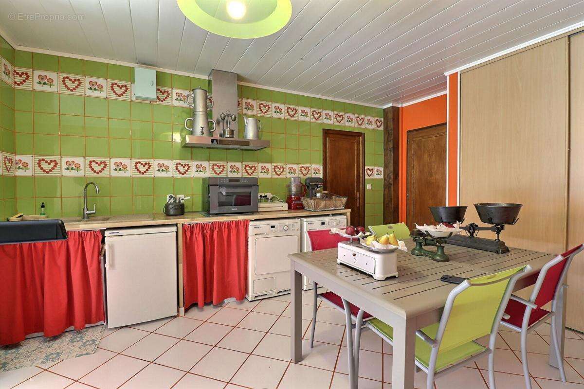 Maison à SAINT-JEOIRE-PRIEURE