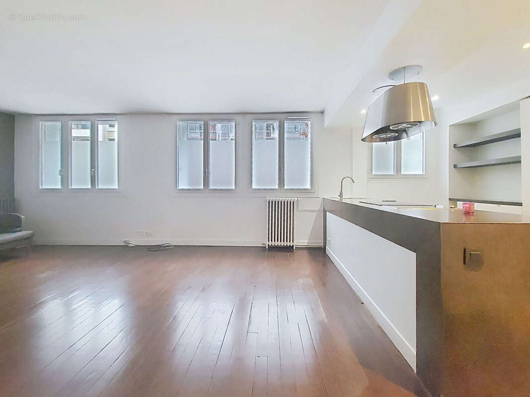 Appartement à PARIS-15E