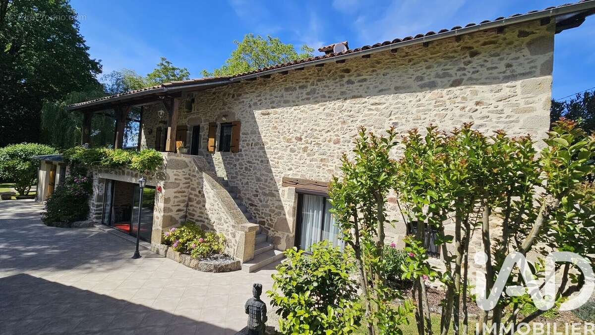 Maison 167 m² à Lauresses  - photo 4