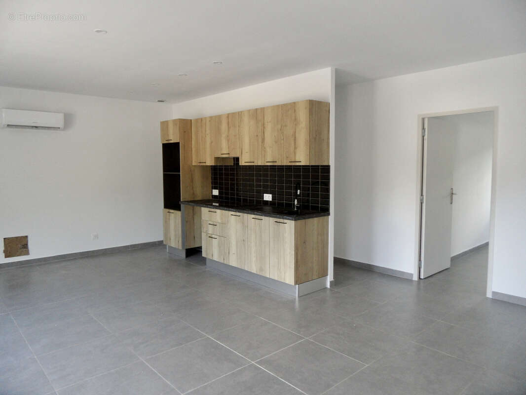 Appartement à PEYPIN