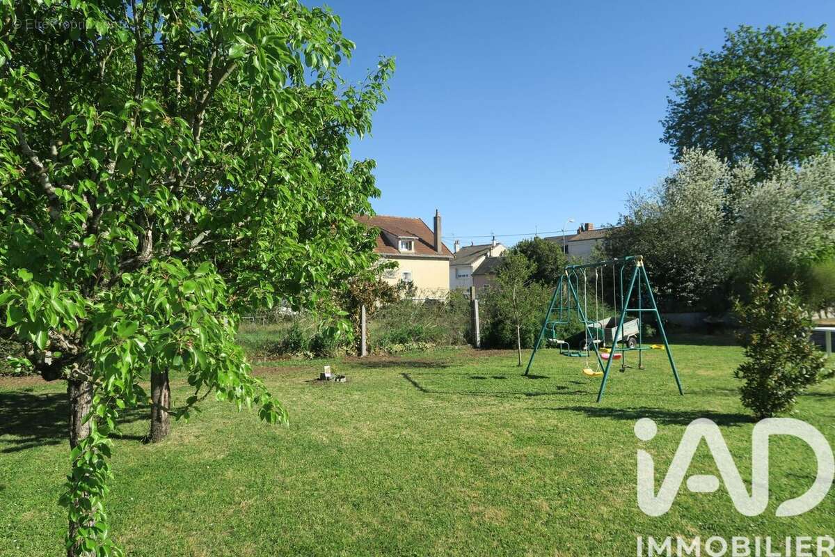 Photo 2 - Maison à CHATELLERAULT