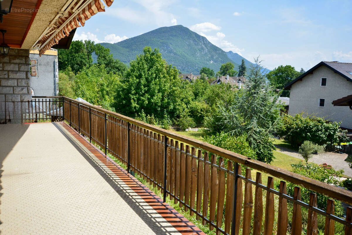 Espace et potentiel! Maison de 221 m2 + combles sur les hauteurs d'Annecy le Vieux - photo 8