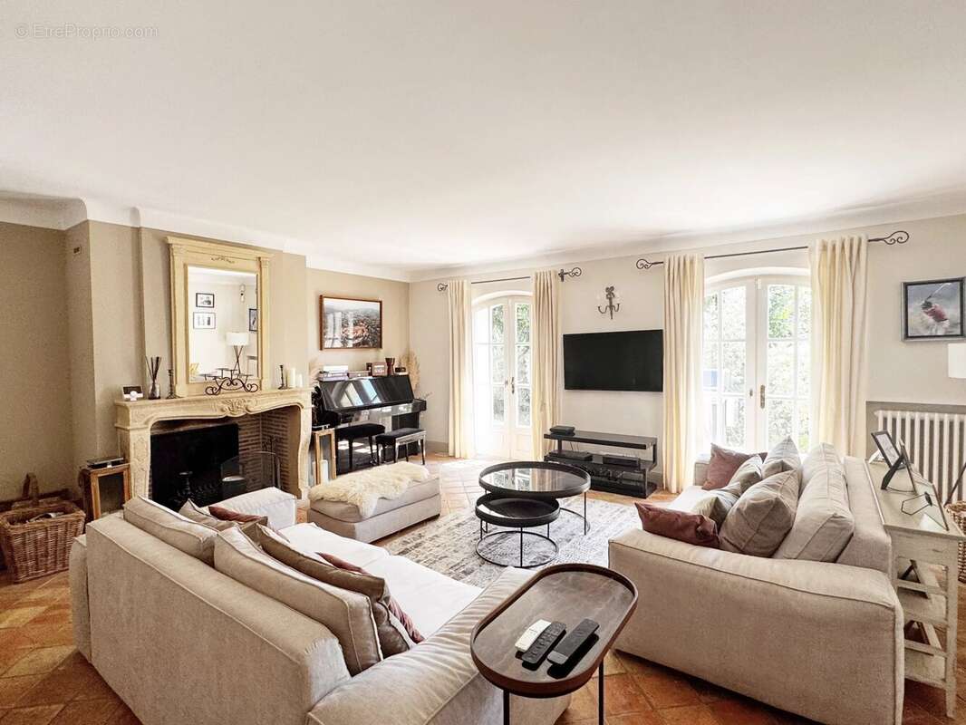 Maison à MOUGINS