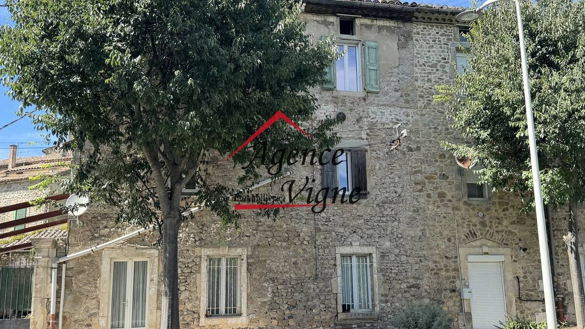 Maison à MEYRANNES