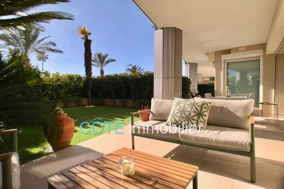 Appartement à VALLAURIS