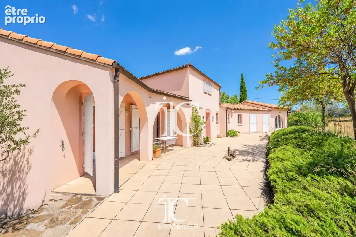 Les vans - villa de plain pied 146m²,secteur calme et verdoyant, 5825m² de terrain, piscine. - photo 5