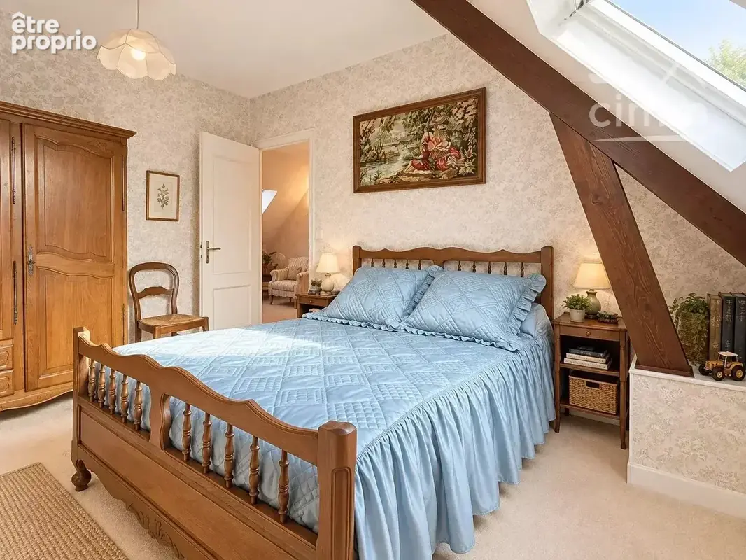 À Vineuil, à seulement 5 minutes de Blois, une maison familiale où espace, confort et proximité des commerces se conjuguent au q - photo 17
