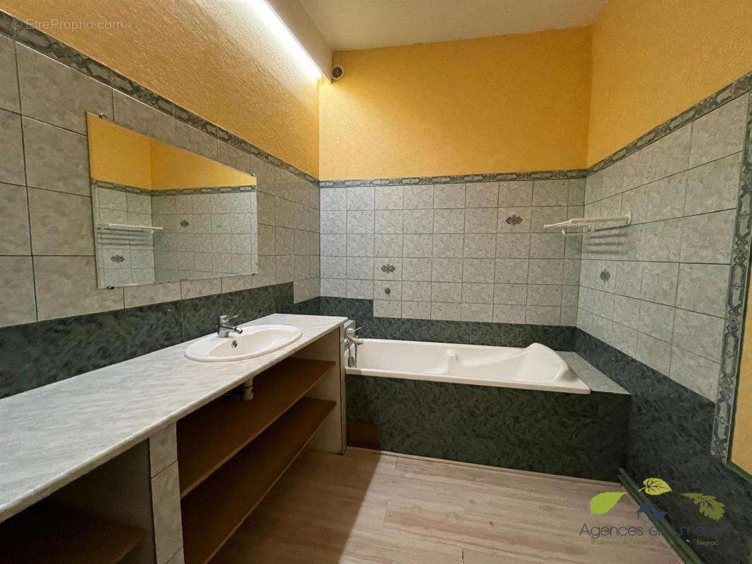 Maison à SAINT-LEONARD-DE-NOBLAT