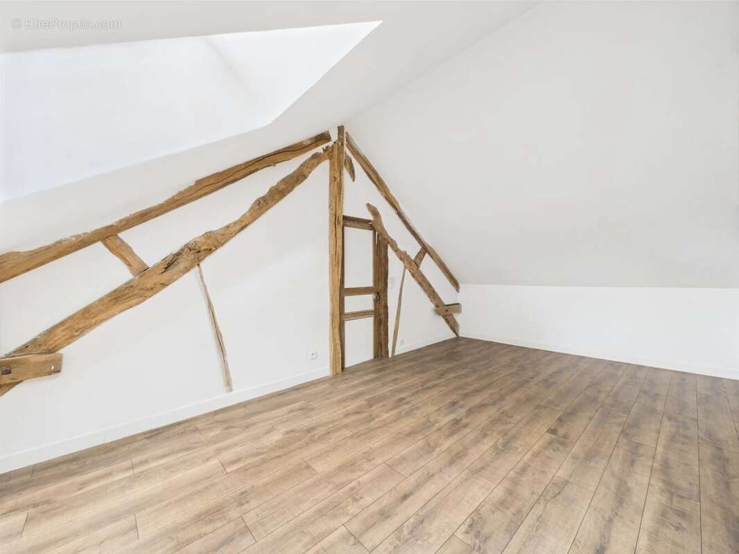 Maison à DUN-LES-PLACES