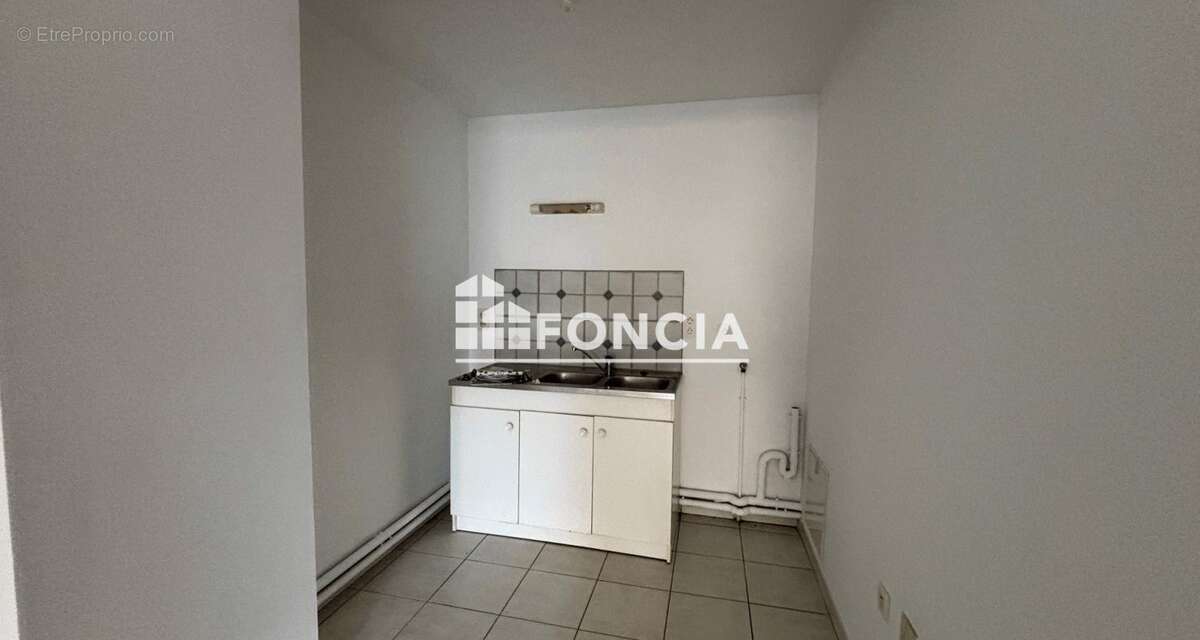 Bel et grand appartement T2 - centre ville Pont l'Abbé - photo 3