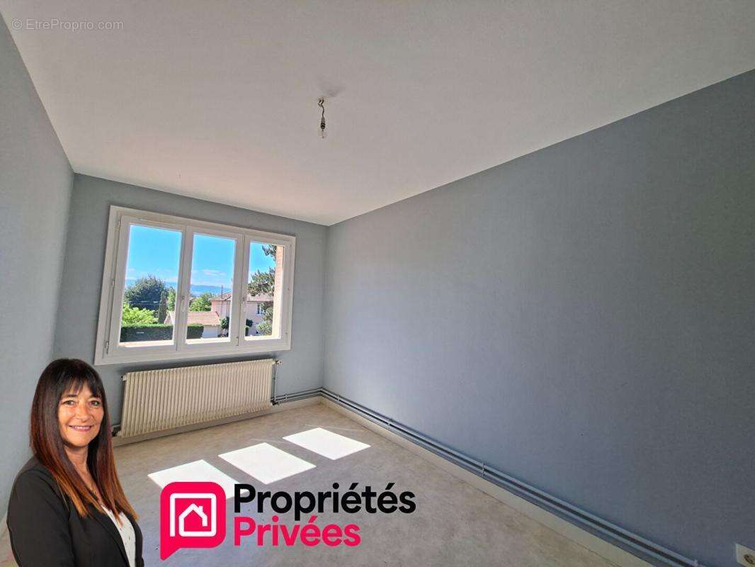 Appartement Riorges T5 + balcons + garage - photo 6