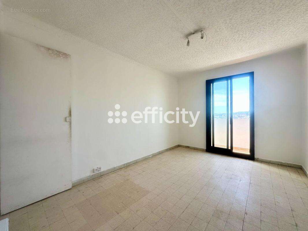 Appartement à MARSEILLE-15E