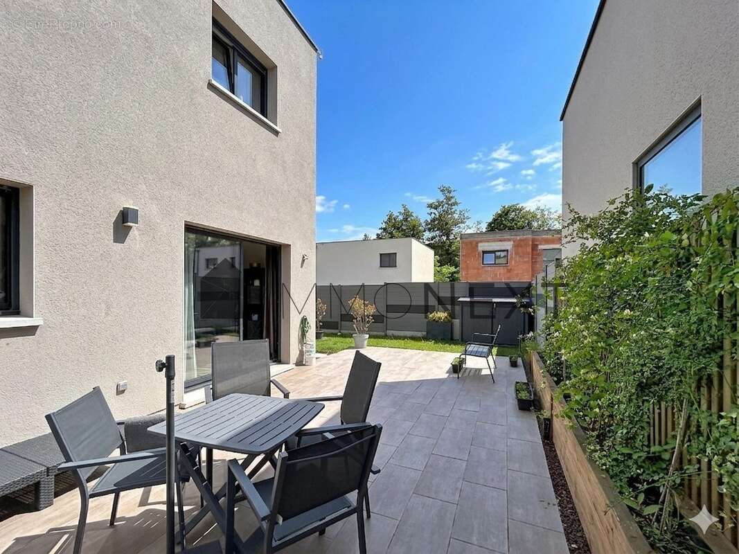 Maison à BOUST