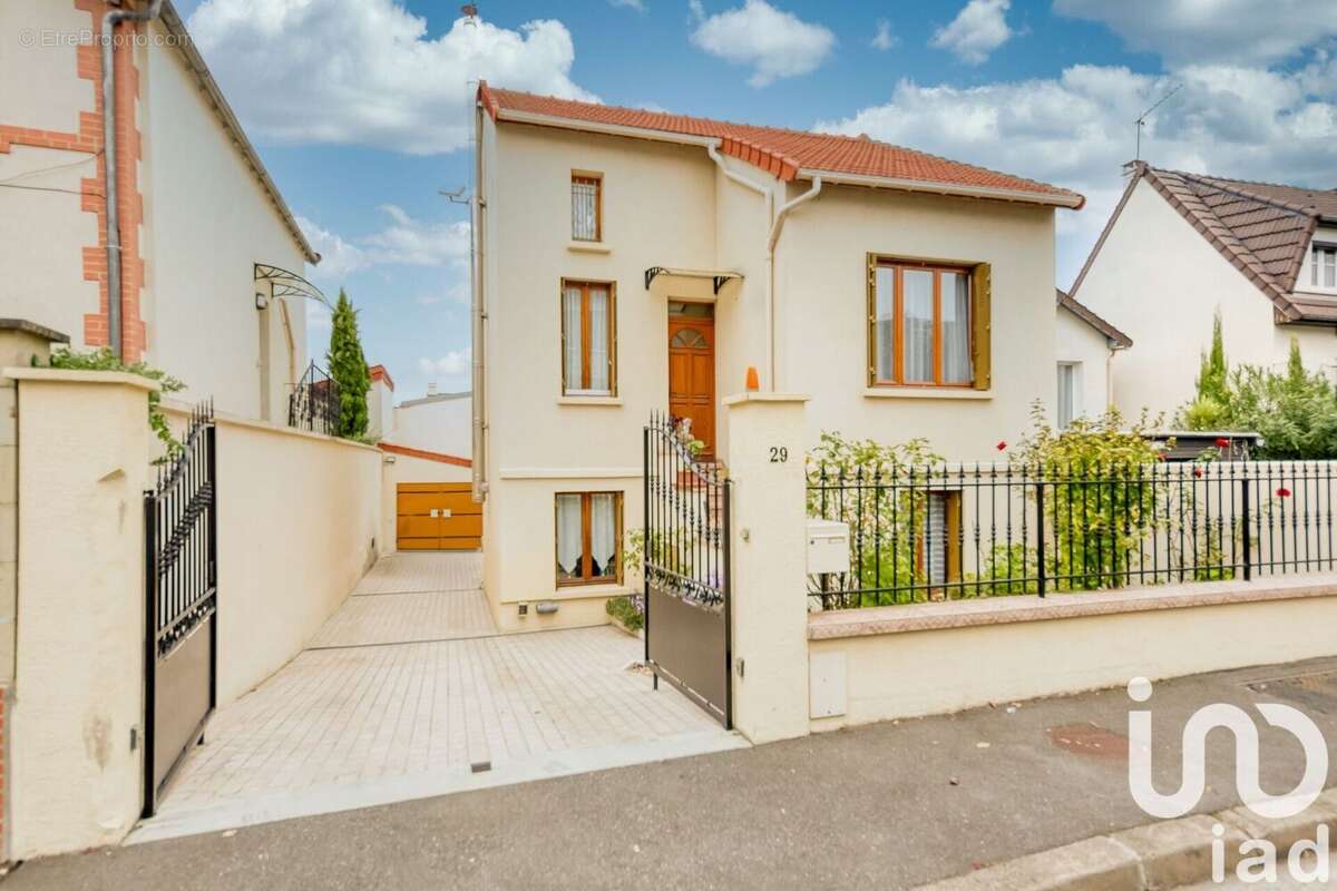 Photo 2 - Maison à NANTERRE