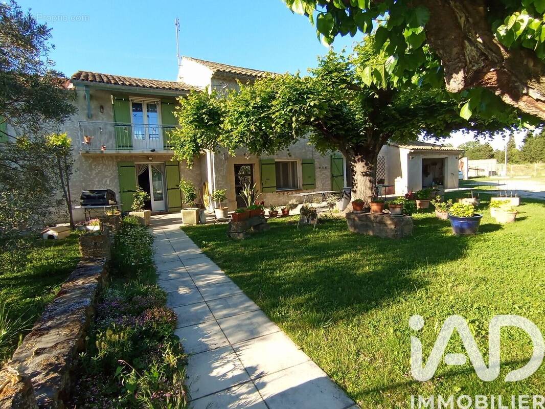 Photo 1 - Maison à CAMARET-SUR-AIGUES