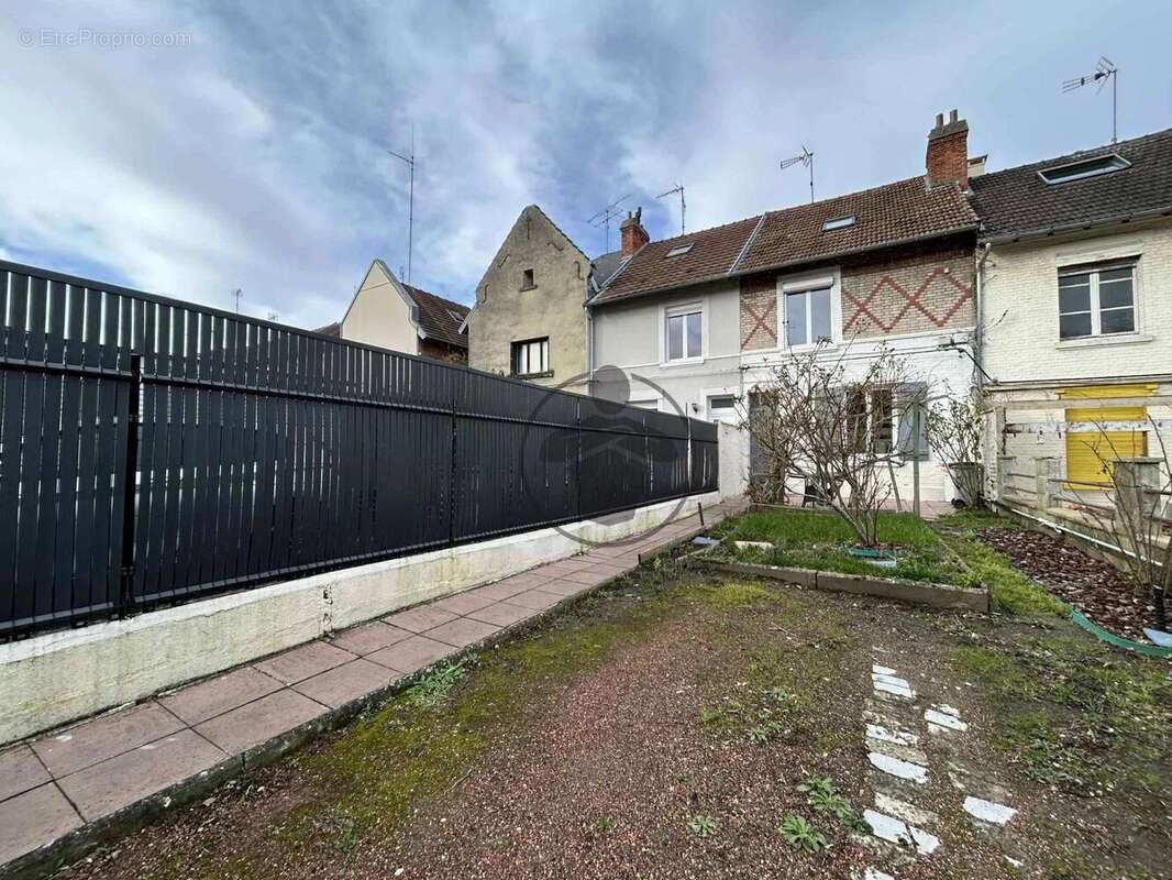 Maison à SAINT-QUENTIN