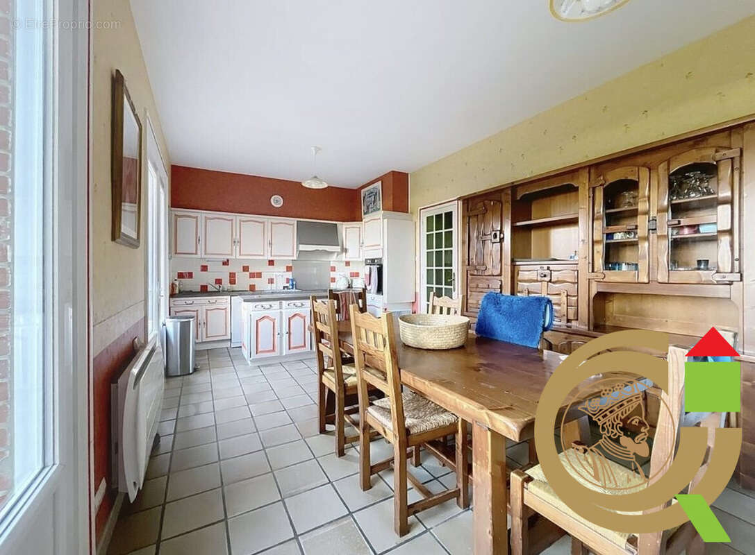 Maison à FRUGES