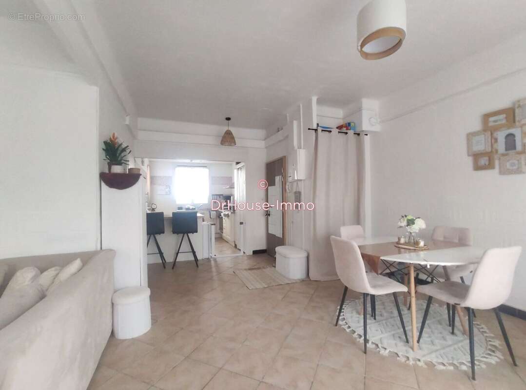 Appartement à PEYROLLES-EN-PROVENCE