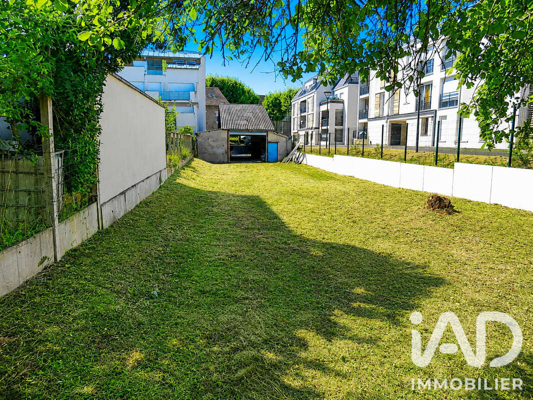 Commerce 321 m² à Boissy-Saint-Leger  - photo 3