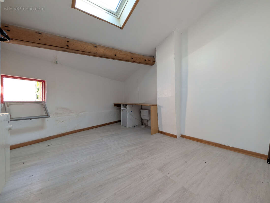 Charmante Maison T4 de Village en Pierre avec extérieur, à Mirabeau (84120) - photo 8