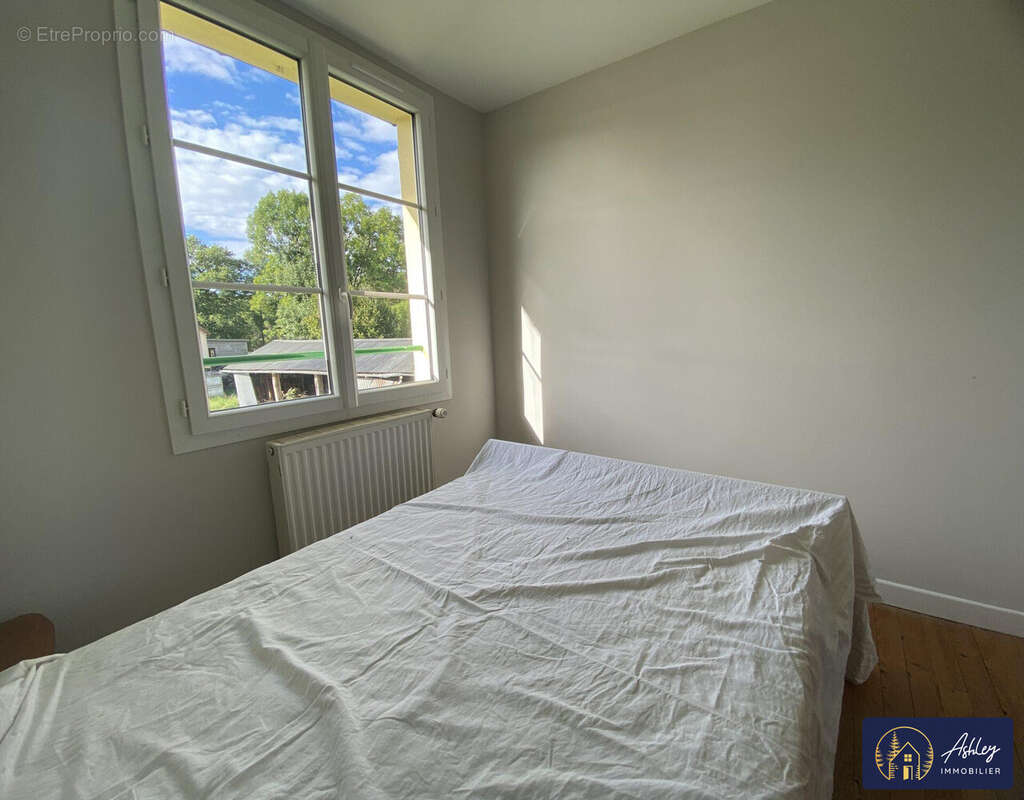 Maison 5 pièces LANOBRE - Maison à LANOBRE