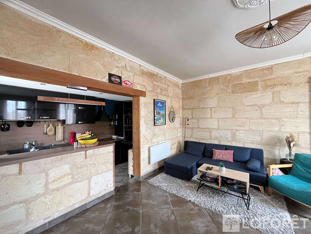 Maison en pierre Ambares Et Lagrave - 85 m2 - 3 chambres - photo 2