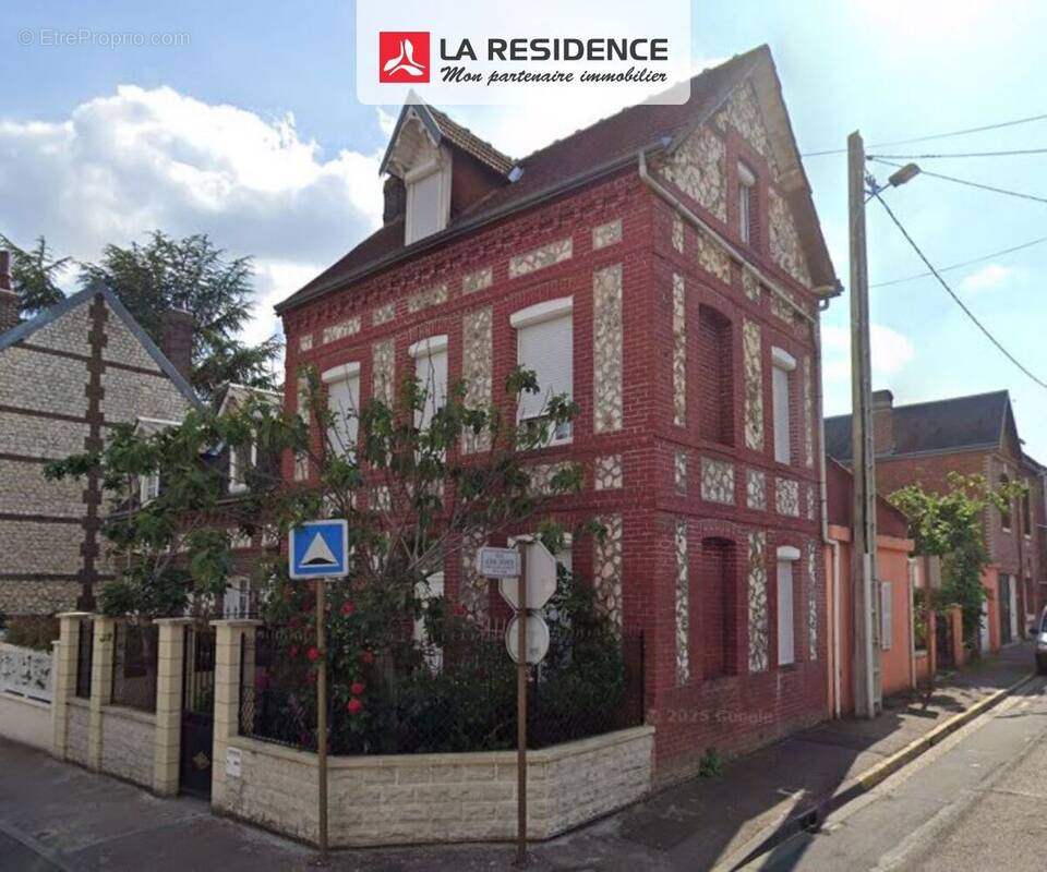 Maison à SAINT-ETIENNE-DU-ROUVRAY