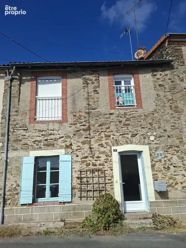 Maison à MONTREVAULT