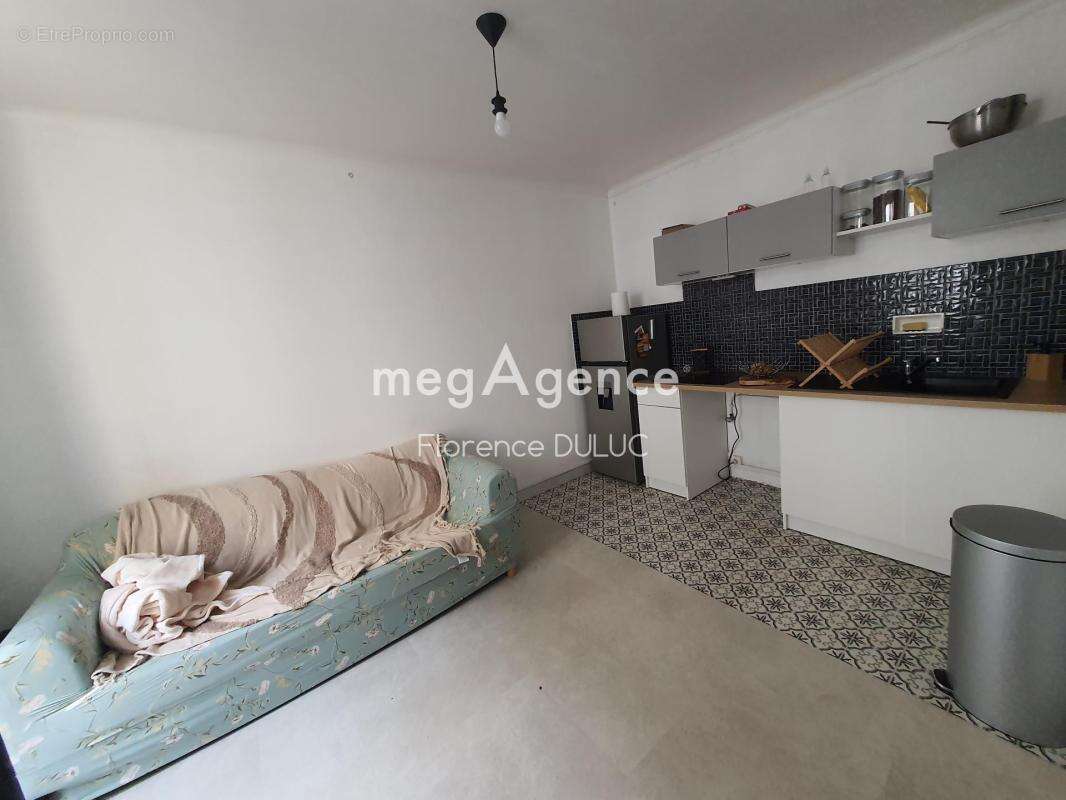 Maison à SAINT-JEAN-D'ANGELY