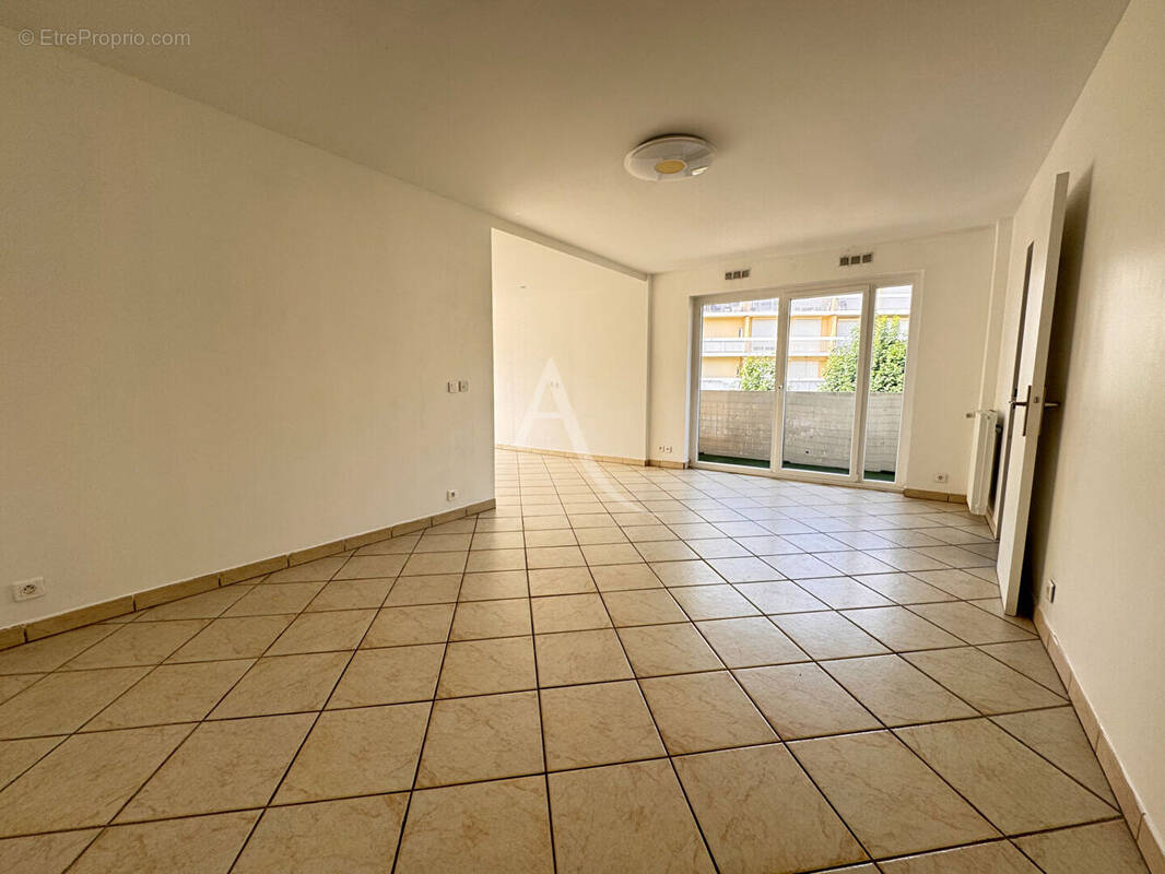 Appartement à ELANCOURT