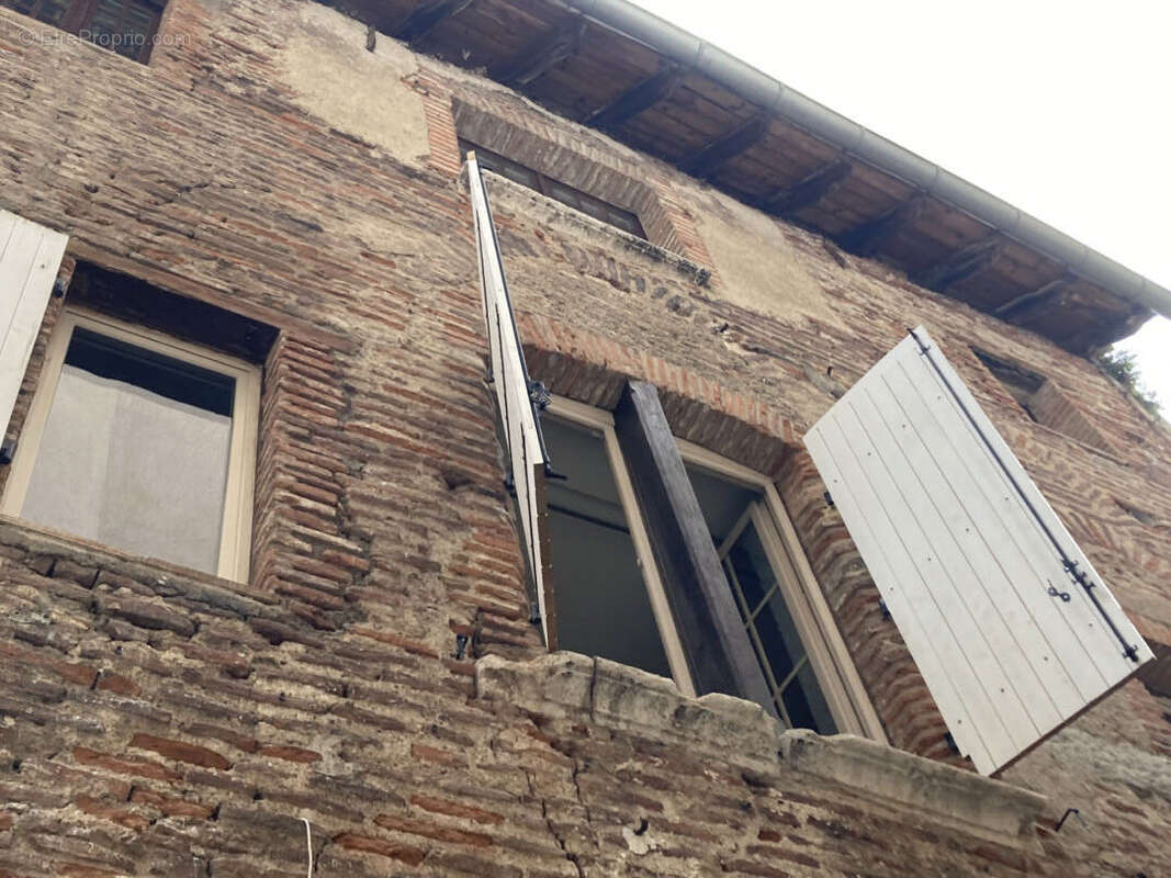façade immeuble - Appartement à CAHORS
