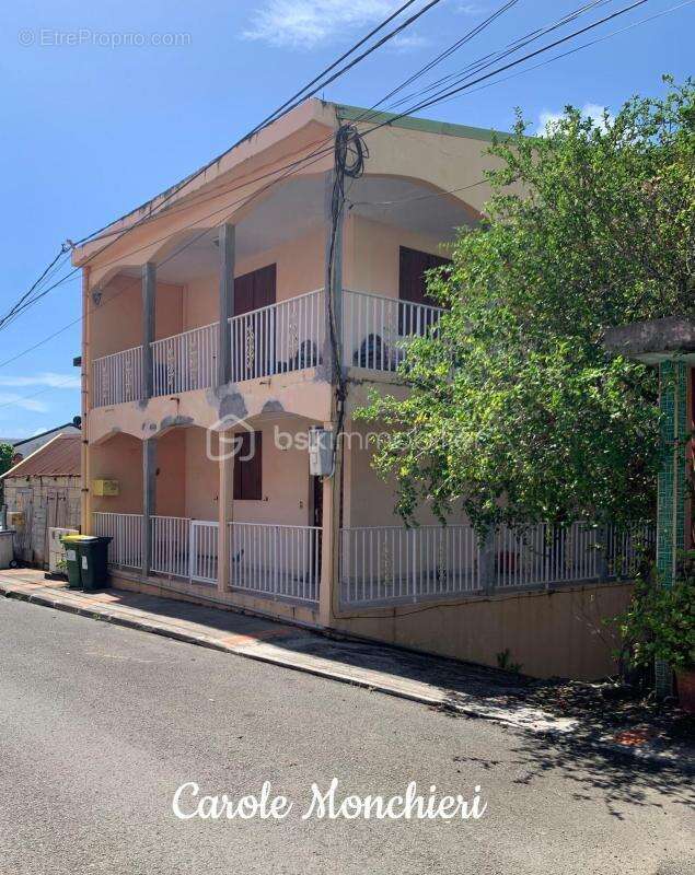 Maison à CAPESTERRE-BELLE-EAU