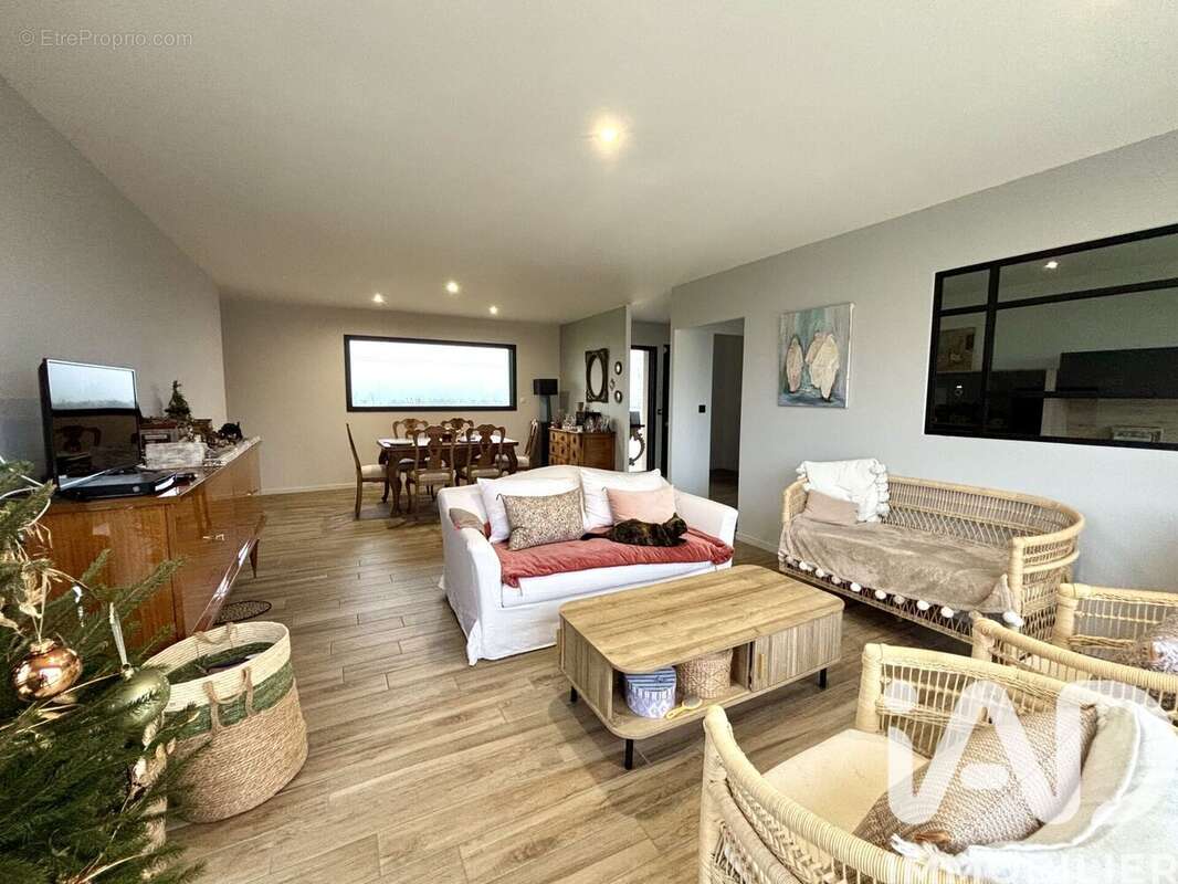 Photo 5 - Maison à SAINT-LEGER-LES-PARAY