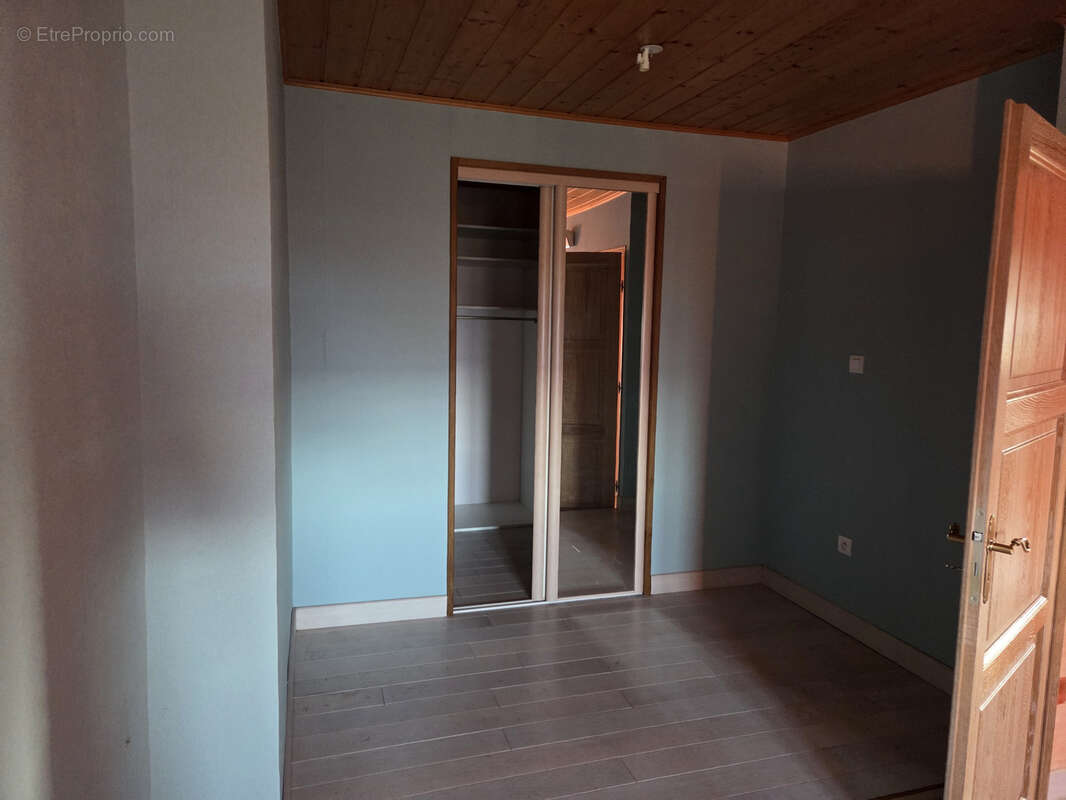 Appartement à ETALANS