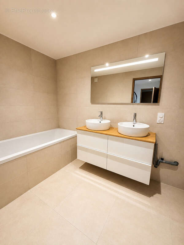 EXCLUSIVITÉ   Appartement T4 de 113 m2 utiles (104,49 m2 Loi Carrez)   Centre-ville de Cranves-Sales - photo 9