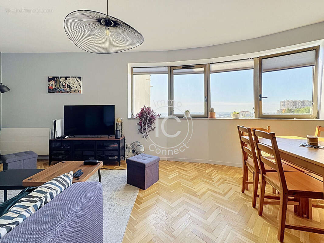 Appartement à SAINTE-FOY-LES-LYON