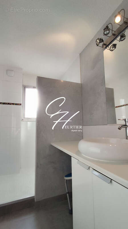 Appartement à MEYLAN