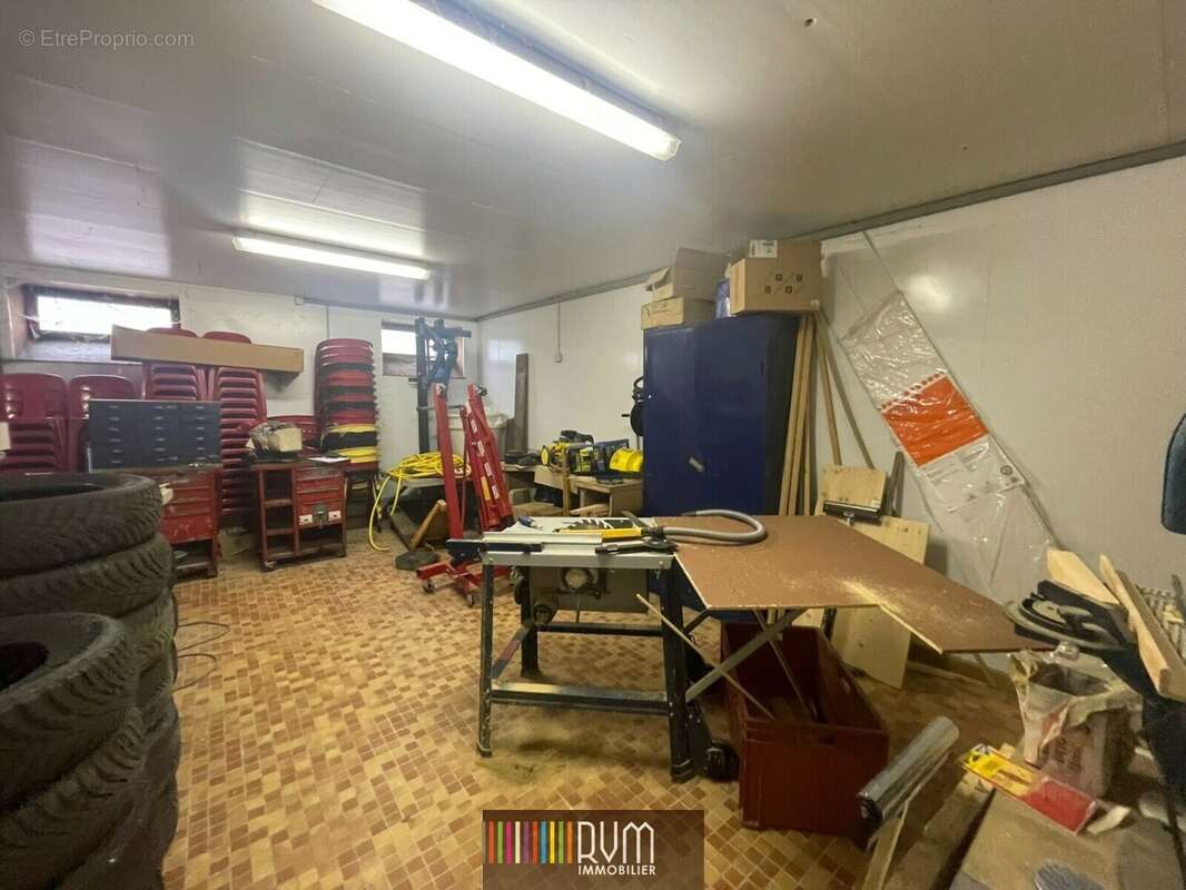 Maison 450 m² à Hautecourt-Romaneche  - photo 8