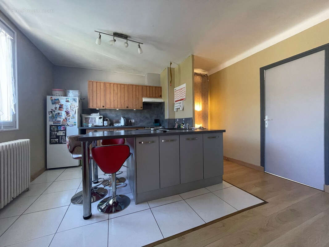 Maison à YDES