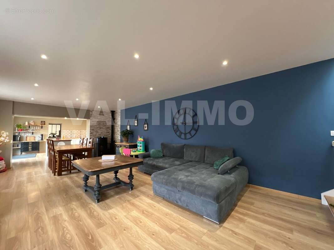 salon - Maison à RUMAUCOURT