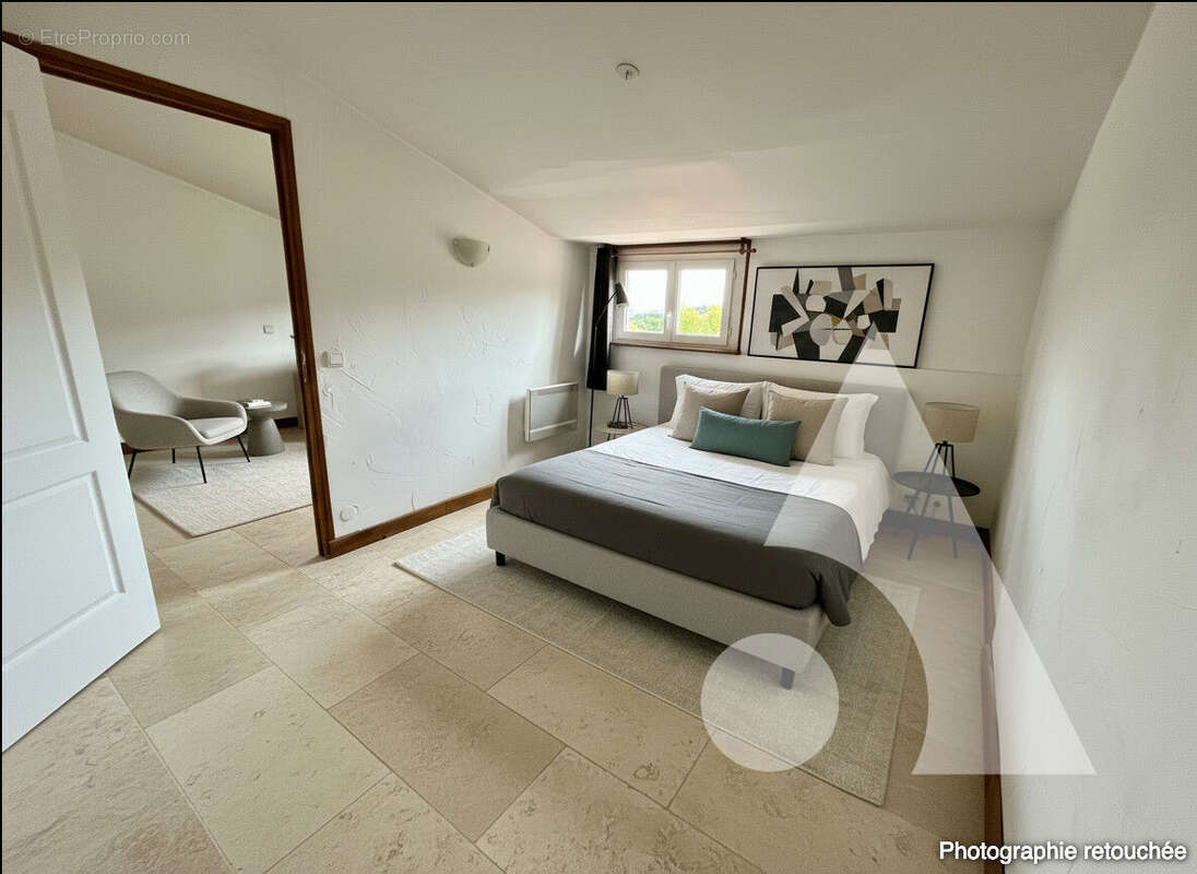 Appartement à COTIGNAC