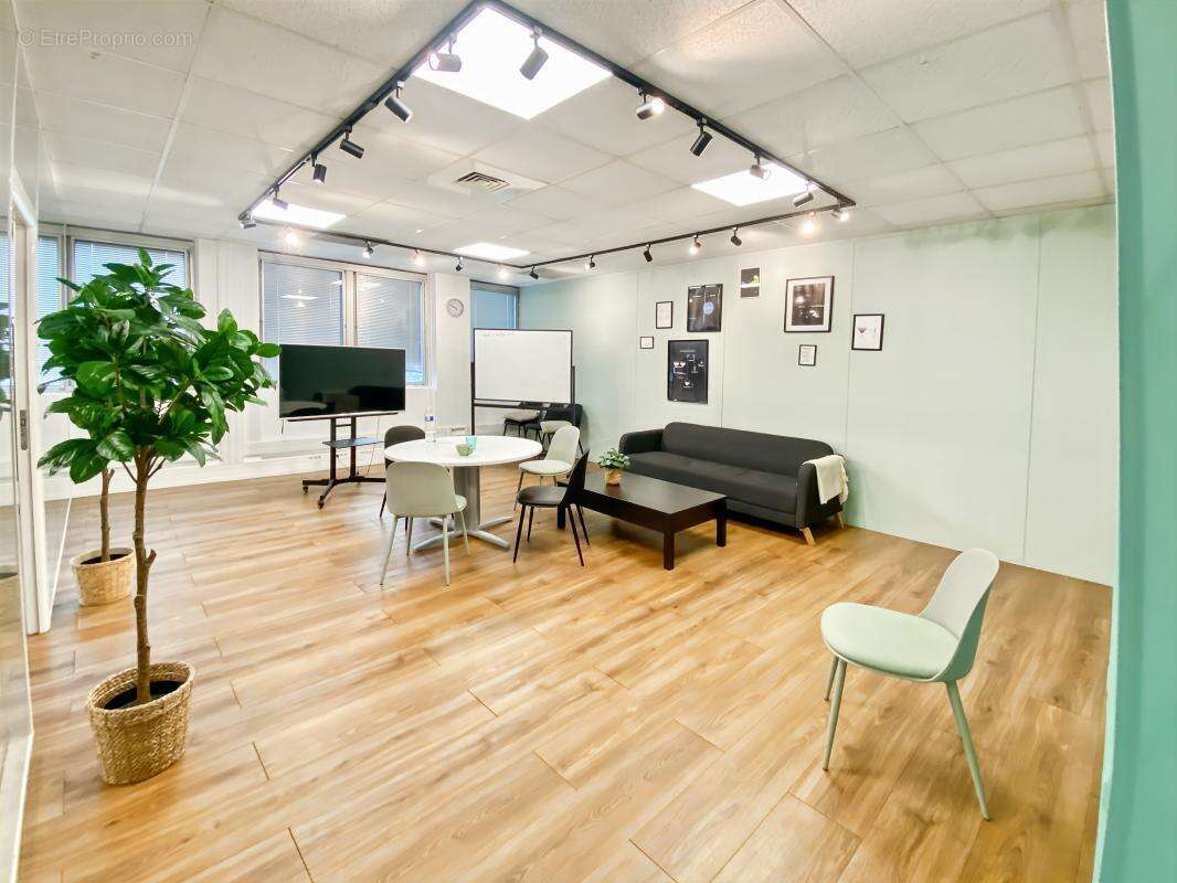 Commerce à ASNIERES-SUR-SEINE