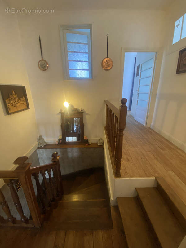 Maison de caractère avec dépendances   168 m2   Viager occupé - photo 11