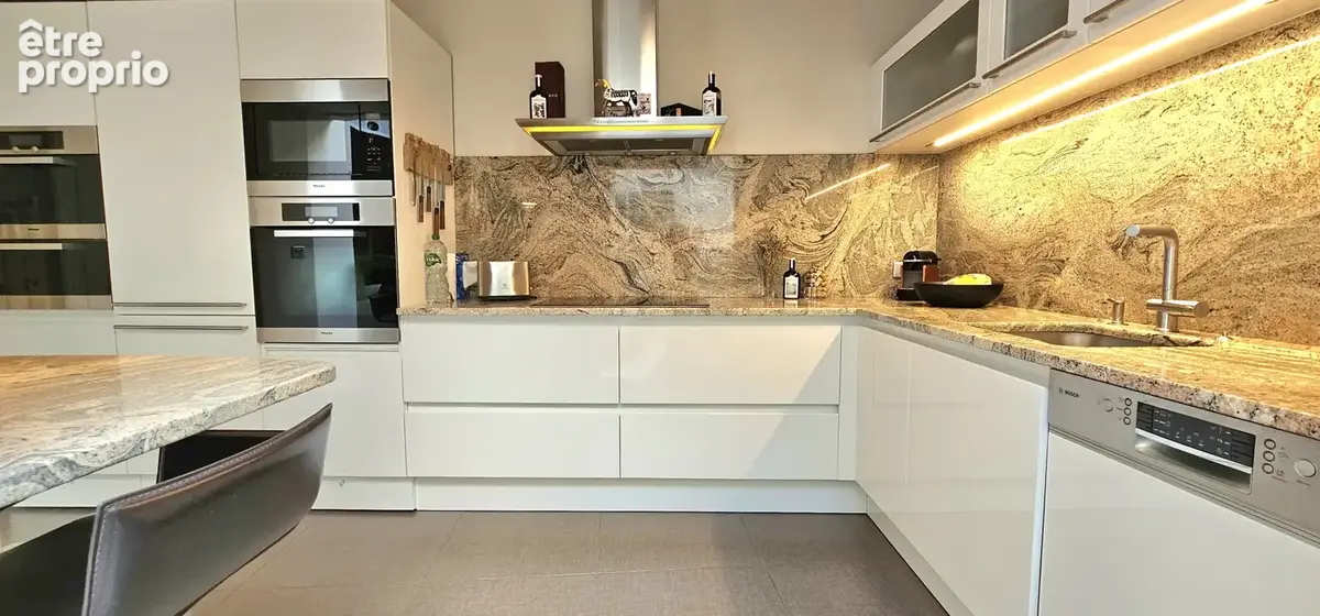 Maison place du forum avec exterieur - photo 3