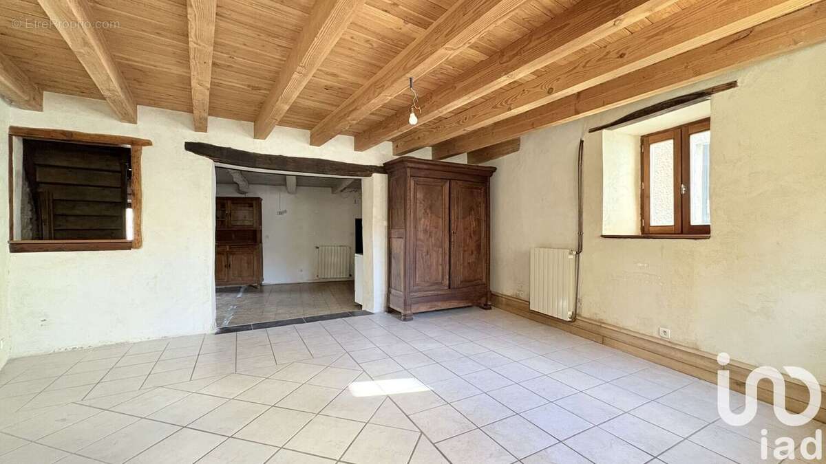 Maison 135 m² à Colombier-Le-Jeune  - photo 7