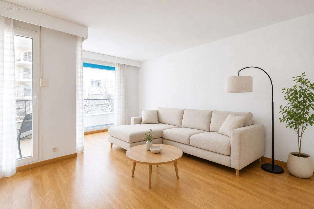 Appartement à COURBEVOIE