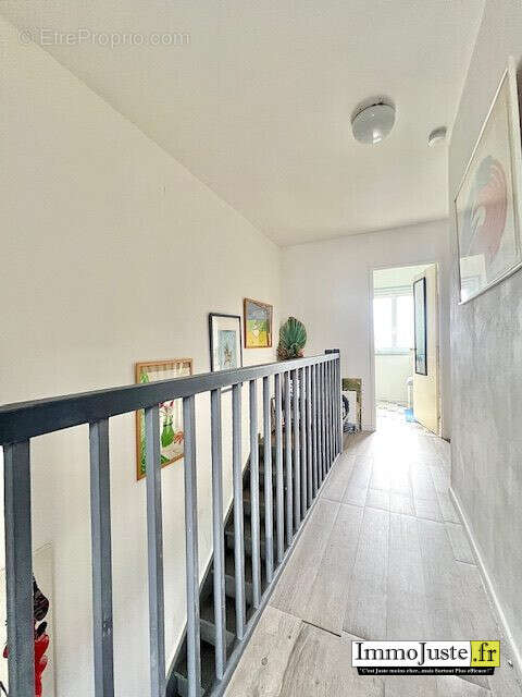 Maison 97 m² à Elancourt  - photo 7