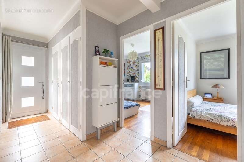 Maison à SAINTE-GENEVIEVE-DES-BOIS