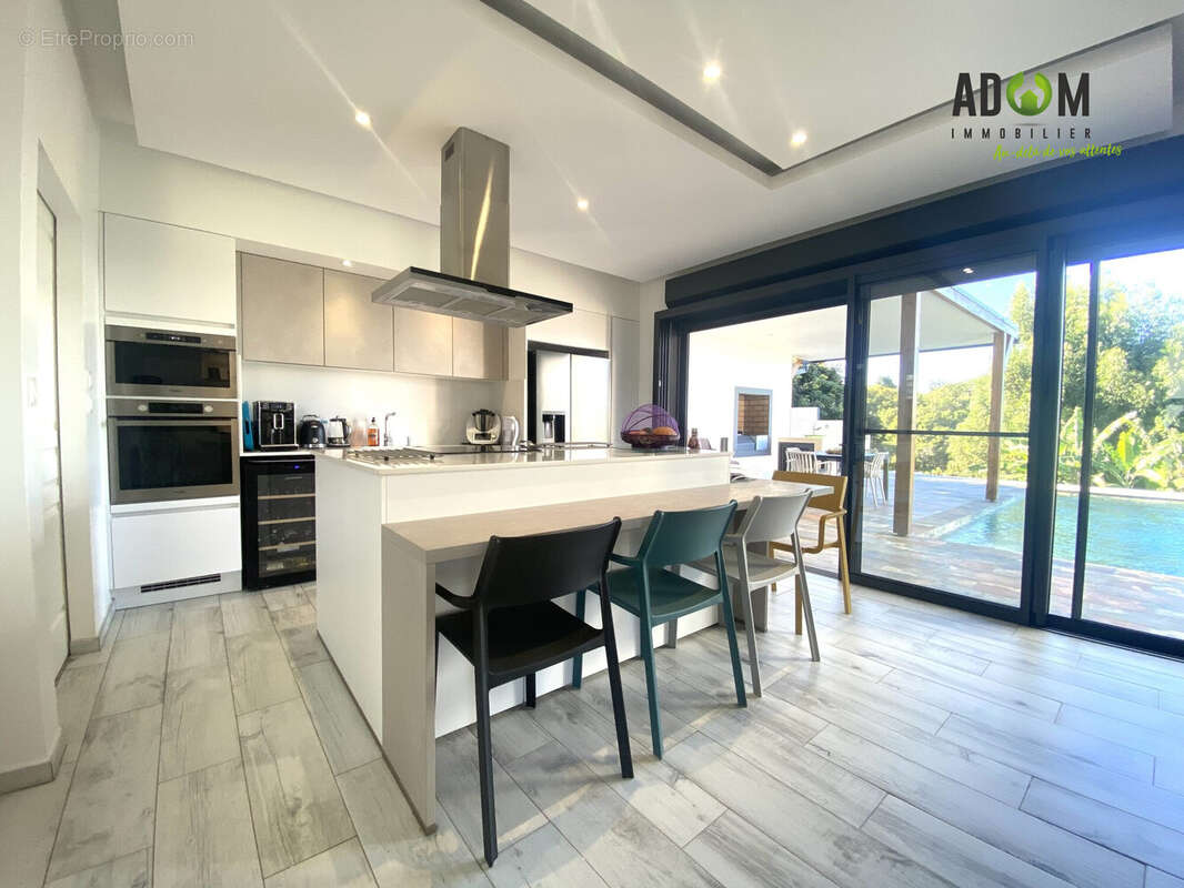 Maison 149 m² à Saint-Pierre  - photo 5